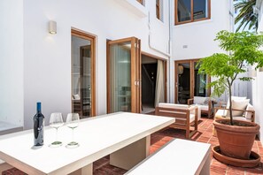 Villa | 3 bedrooms, Internet