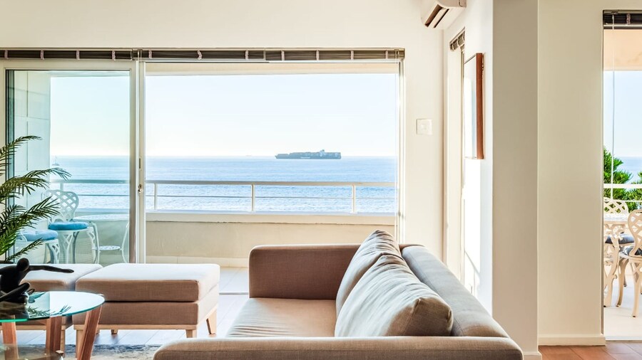 Stunning 3-bedroom Sea Point Retreat Marin