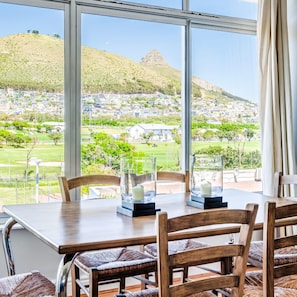 House | 2 bedrooms, Internet - Beautiful Apartment w Scenic Views Fairway Haven (Cape Town)