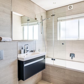 Apartment | Bathroom - Beautiful Apartment w Scenic Views Fairway Haven (Cape Town)