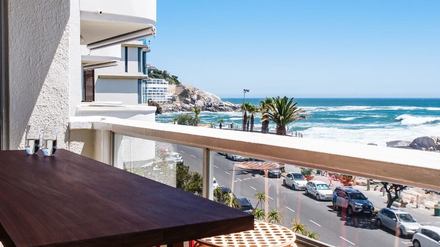 Picturesque Seaside Haven Aretzi