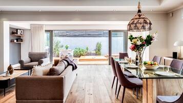 House | 5 bedrooms, desk, high-speed internet