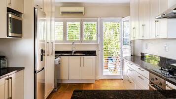 Villa | 4 bedrooms, Internet