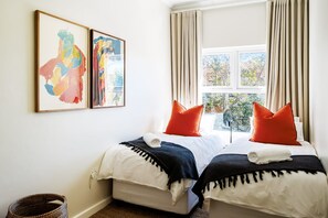 Villa - Modern Elegance Meets City Serenity at Meliora (Cape Town)