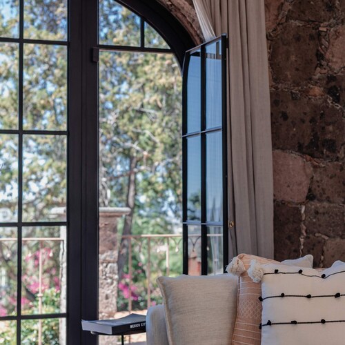 Panoramic Paradise 3BR Gem Overlooking San Miguel