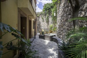 House | 2 bedrooms, high-speed internet - Angelic Centro 2BR Pool Jacuzzi Gated Village (San Miguel de Allende)