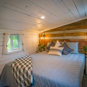 Apartment | 1 bedroom - Cozy Cabin Little Red Hen 12 min to Magnolia (Waco)