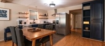 หนีไปยังบ้านบังกะโลยุค 1920 ที่ปรับปรุงใหม่ในอีสต์ เวโก