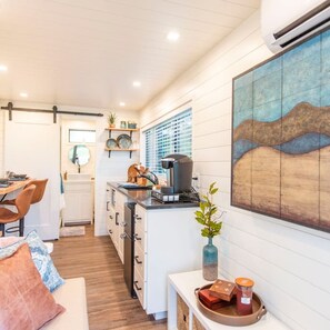 House | 1 bedroom, Internet - No Cleaning Fee Cozy Container Home The Brazos (Waco)