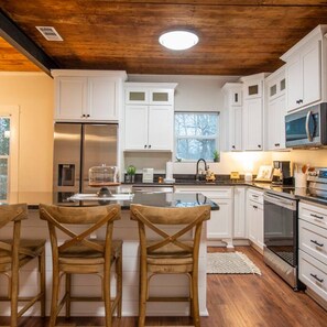 Private kitchen - New-ethel Rose Cottage-5 min to Magnolia Silos (Waco)