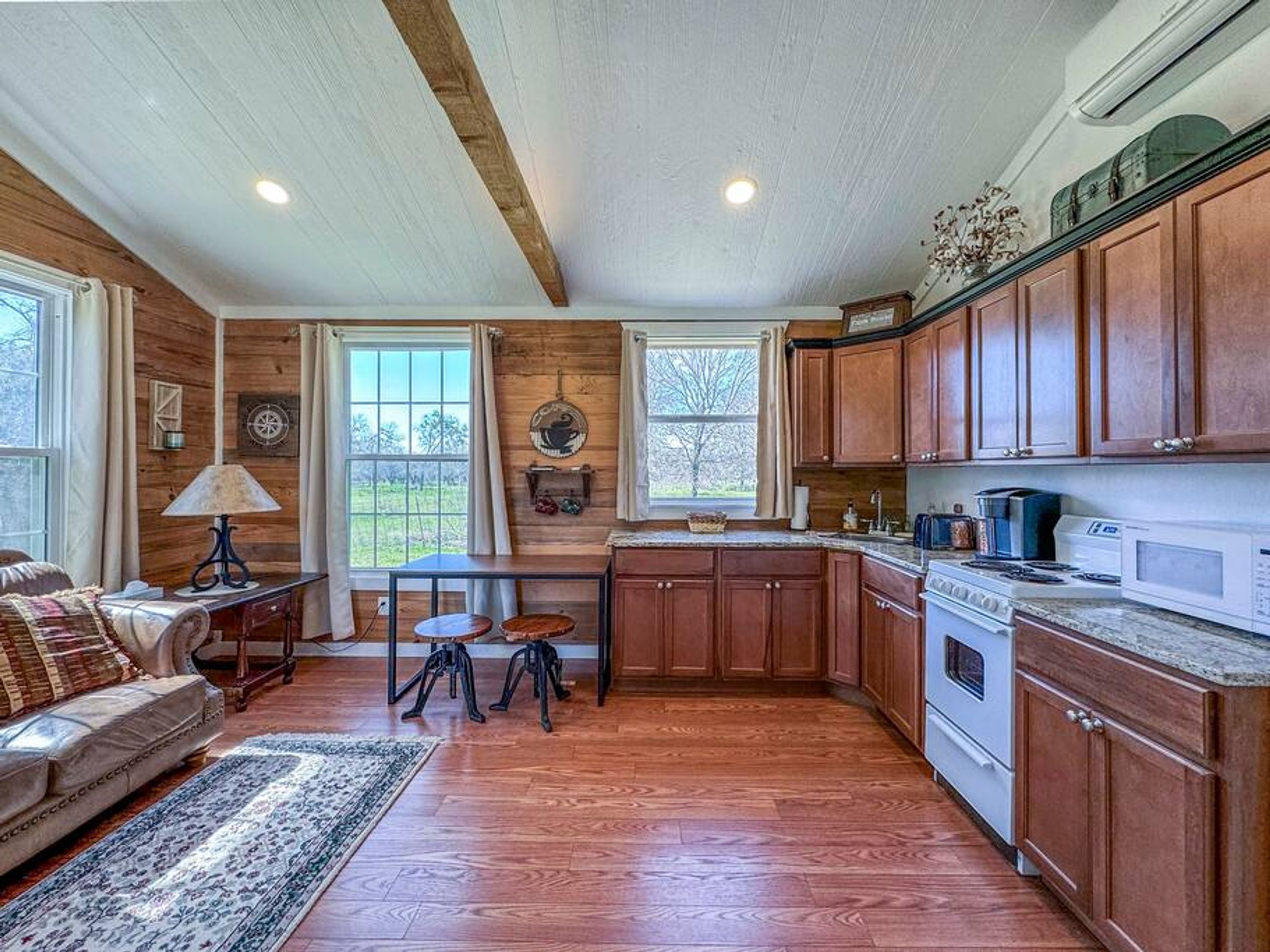 House | 1 bedroom