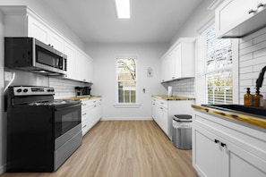 2 habitaciones, tabla de planchar con plancha y acceso a internet 