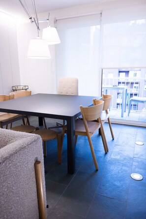 Apartamento | 2 dormitorios y Internet