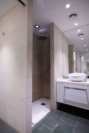 Apartment | 2 bedrooms, Internet - Ampersand - Bright 2-bedroom Apartment (Barcelona)