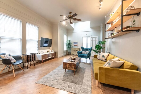 House | 4 bedrooms - New Gathering Place on Columbus (Waco)