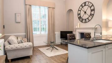 Apartment | 1 bedroom, iron/ironing board