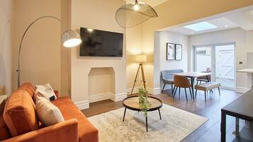3 bedrooms, iron/ironing board