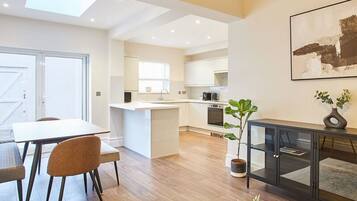 Nhà | 3 phòng ngủ, bàn ủi/dụng cụ ủi quần áo