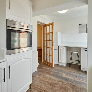 House | 2 bedrooms, iron/ironing board - Host Stay Church Street (Warrington)