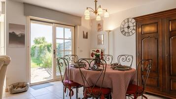 Villa | 3 bedrooms, Internet