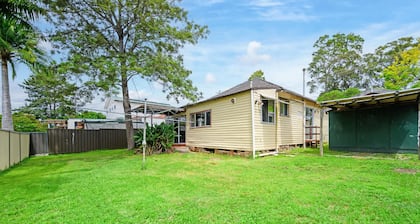 Metawise/parramatta Cozy Room With Furniture Wifi