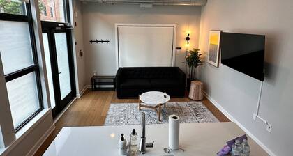 Sosuite 1BR Apt w W D Shared Roofdeck