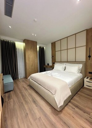 King Room with Balcony | Wi-Fi de cortesia