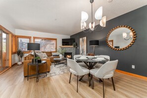 Dining - Sunrise Solace - Rooftop Hot Tubs (Canmore)