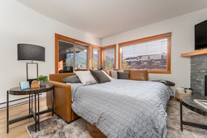 1 chambre, fer et planche à repasser, lit parapluie, Wi-Fi gratuit