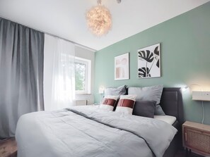 1 bedroom, soundproofing, travel crib, WiFi - Garden View 1 - Design-Apartment, Küche, Garten - Sauerlanda (Schalksmühle)