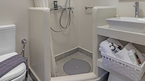 Shower, hair dryer, towels - Aqua Villa II - Entire villa in Elafonisos, Laconia, Greece (Peloponnese)
