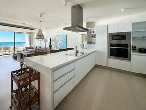 Apartment | 3 bedrooms - Has it all Beachfront Retreat With Stunning Views (Puerto Peñasco)