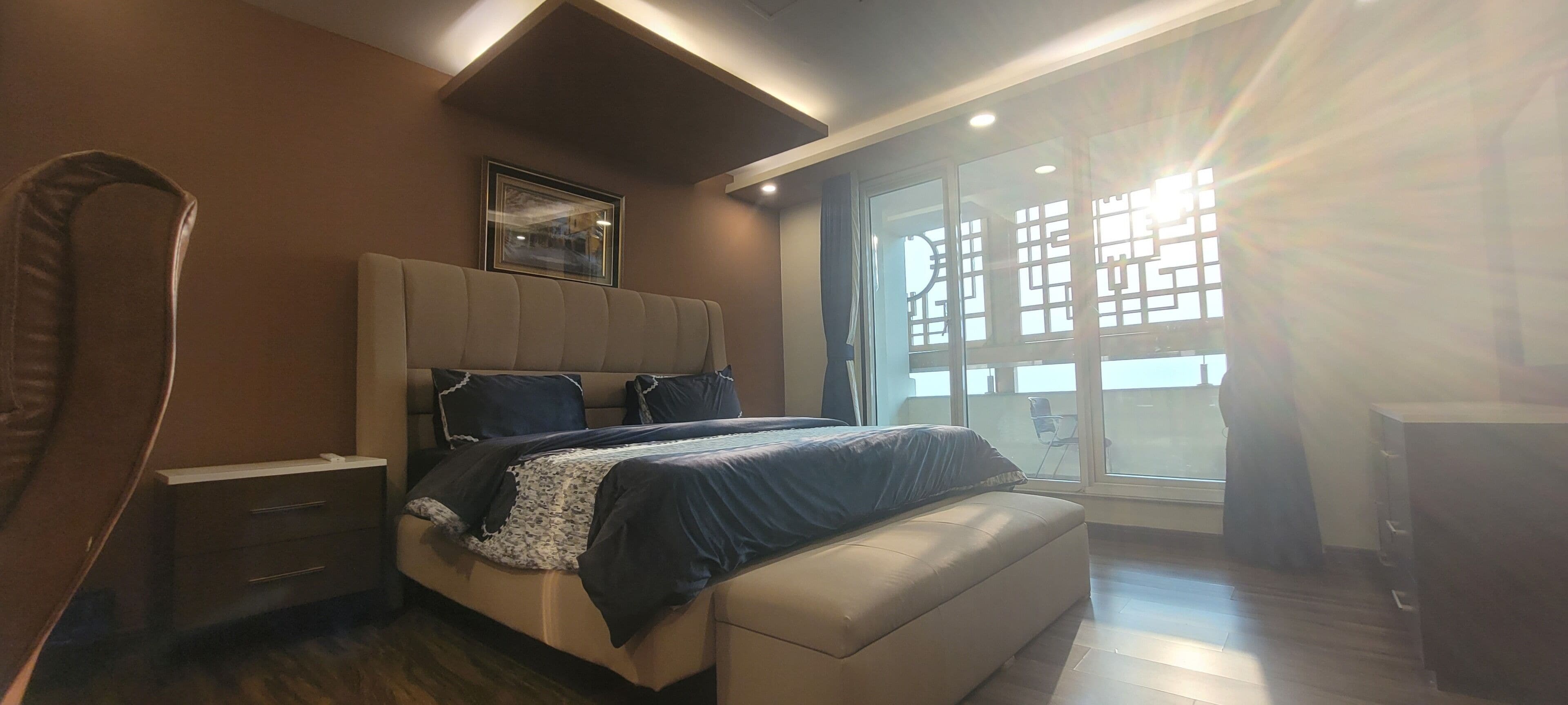 Departamento Elite, 1 cama King size, vista a la ciudad | Ropa de cama de alta calidad, artículos del minibar gratis y escritorio 