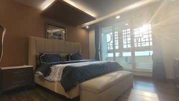 Departamento Elite, 1 cama King size, vista a la ciudad | Ropa de cama de alta calidad, artículos del minibar gratis y escritorio