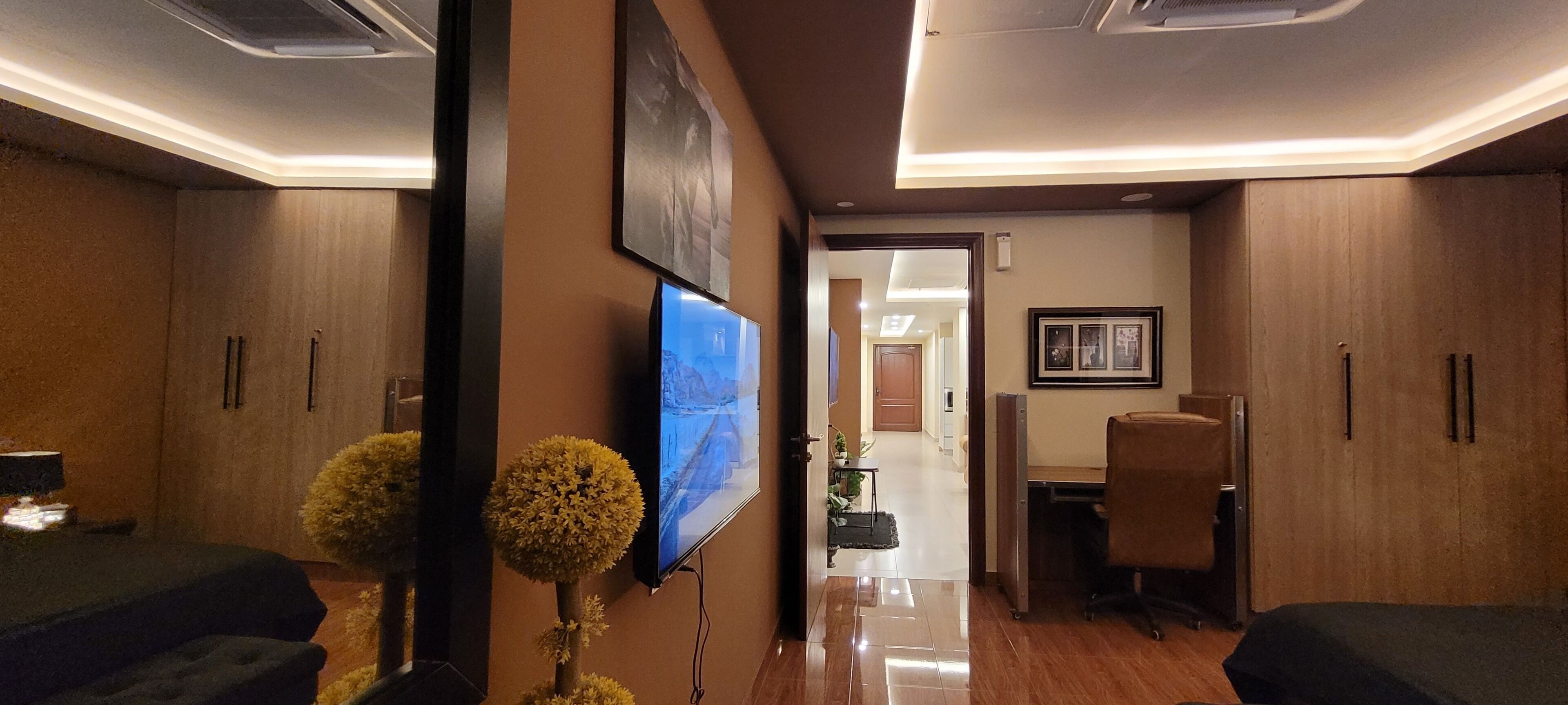 Appartement Affaires, 1 très grand lit, vue ville | Literie de qualité supérieure, articles gratuits dans le mini-bar