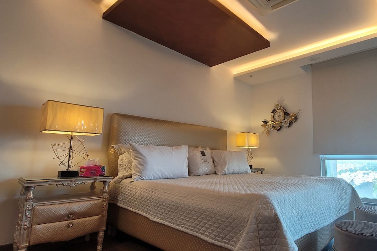 Appartement Luxe, 1 très grand lit, vue ville | 1 chambre, literie de qualité supérieure