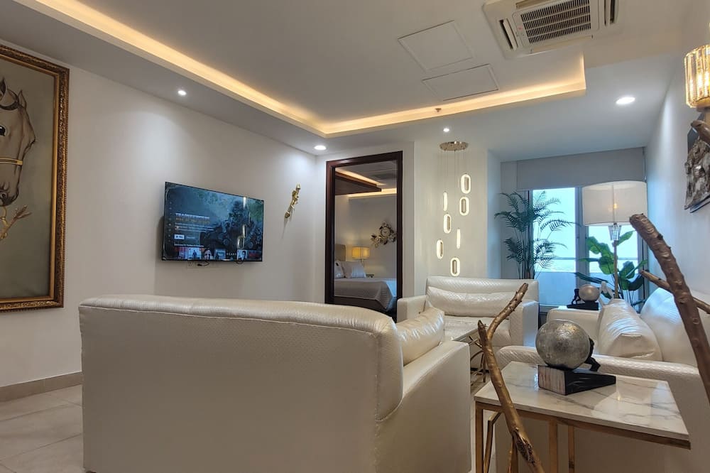 Goldcrest Luxury Apartments