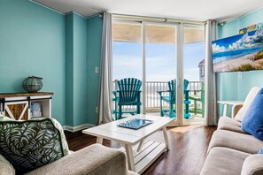 TV - 2BR Oceanfront w Pools & Stunning Coastal Views (North Topsail Beach)