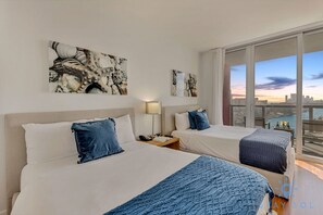 Unclassified image, 5 of 53, button - Apartment w Balcony Gym Pool (Hallandale Beach)