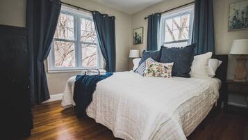 4 slaapkamers, een strijkplank/strijkijzer, reisbedje, wifi