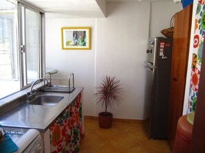 Grytor/köksredskap och kryddor