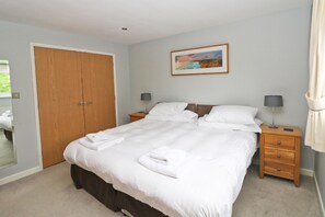 4 Schlafzimmer, Bügeleisen/Bügelbrett, kostenloses WLAN, Bettwäsche