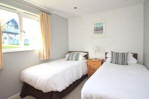 4 chambres, fer et planche à repasser, Wi-Fi gratuit, draps fournis