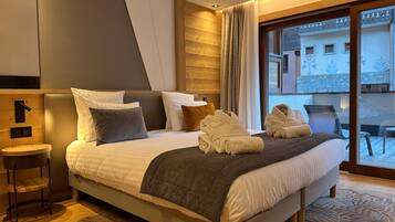 Superior Room, City View | Premium bedding, in-room safe, soundproofing, free WiFi