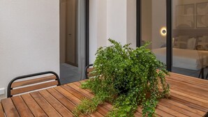2 bedrooms, Internet - Sant Pau Patio 2BR Near Avinguda Gaud With Patio (Barcelona)