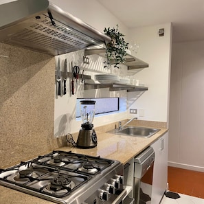 2 habitaciones, escritorio y acceso a internet 