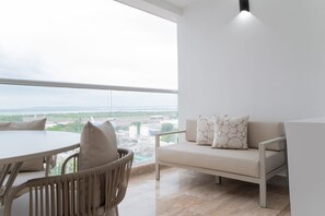 1 bedroom, Internet - w Comfortable Loft w Balcony in Crespo (Cartagena)