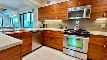 Fridge, microwave, oven, stovetop