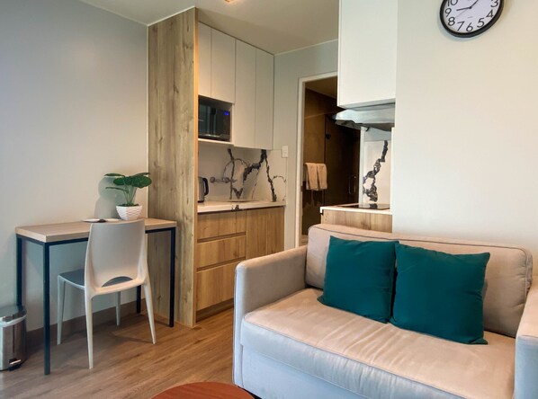 Apartment | 1 bedroom, Internet - w Modern 1BR w AC Near Kennedy Park (Lima)