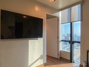 Apartment | 1 bedroom, Internet - w Modern 1BR w AC Near Kennedy Park (Lima)